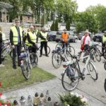 22.05.2021 Kielce. Majówka rowerowa z biskupem. Wyjazd spod katedry / Jarosław Kubalski / Radio Kielce