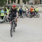 22.05.2021 Kielce. Majówka rowerowa z biskupem. Wyjazd spod katedry / Jarosław Kubalski / Radio Kielce