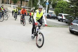 22.05.2021 Kielce. Majówka rowerowa z biskupem. Wyjazd spod katedry / Jarosław Kubalski / Radio Kielce