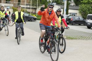 22.05.2021 Kielce. Majówka rowerowa z biskupem. Wyjazd spod katedry / Jarosław Kubalski / Radio Kielce