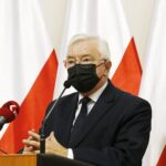 24.05.2021 Kielce. ŚUW. Podpisanie umowy z samorządami na dofinansowanie z programu Maluch plus. Poseł Krzysztof Lipiec / Jarosław Kubalski / Radio Kielce