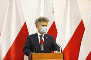 24.05.2021 Kielce. ŚUW. Podpisanie umowy z samorządami na dofinansowanie z programu Maluch plus. Senator Krzysztof Słoń / Jarosław Kubalski / Radio Kielce