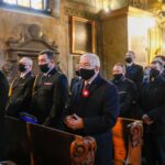 04.05.2021 Kielce. Katedra. Msza w intencji strażaków. Na zdjęciu (w środku:) poseł Krzysztof Lipiec / Jarosław Kubalski / Radio Kielce