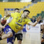 08.05.2021 Kielce Piłka ręczna. PGNiG Superliga. Mecz Łomża Vive Kielce - Piotrkowianin Piotrków Trybunalski. Na zdjęciu: Nicolas Tournat / Jarosław Kubalski / Radio Kielce