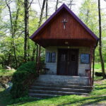 Karwów. Źródełko bł. Wincentego Kadłubka i jego okolice / Emilia Sitarska / Radio Kielce