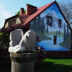 Leszczków. Posiadłość Zygmunta Niewiadomskiego - rzeźbiarza, malarza i pisarza / Emilia Sitarska / Radio Kielce