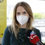 20.05.2021. Kielce. Pasieka na dachu Politechniki Świętokrzyskiej. Na zdjęciu: Monika Wyciechowska - organizacja odzysku CCR / Wiktor Taszłow / Radio Kielce