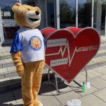 17.05.2021. Kielce. Przed Urzędem Marszałkowskim Województwa Świętokrzyskiego stanął kosz na plastikowe nakrętki / Iwona Murawska / Radio Kielce