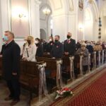 03.05.2021. Ostrowiec Świętokrzyski. Rocznica uchwalenia Konstytucji 3 Maja. Na zdjęciu od lewej senator Jarosław Rusiecki, Renata Duda - radna miejska, Piotr Dasios - zastępca prezydenta Ostrowca Św., Włodzimierz Stec - radny rady miasta / Emilia Sitarska / Radio Kielce