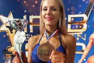 Oliwia Chamera z brązowym medalem mistrzostw Europy / Joanna Kępa/UKS BLACK & WHITE Ostrowiec