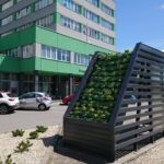 27.05.2021. Opatów. Zielony przystanek przy ul. Sienkiewicza / Emilia Sitarska / Radio Kielce