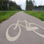 14.05.2021. Ostrowiec Św. Ścieżki rowerowe. Ulica Bałtowska w kierunku Bałtowa / Emilia Sitarska / Radio Kielce