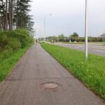 14.05.2021. Ostrowiec Św. Ścieżki rowerowe. Ulica Bałtowska w kierunku Bałtowa / Emilia Sitarska / Radio Kielce