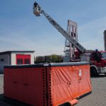 04.05.2021. Ostrowiec Świętokrzyski. Nowy skokochron ostrowieckiej straży pożarnej / Emilia Sitarska / Radio Kielce