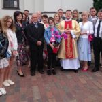 30.05.2021. Ostrowiec Św. Święcenia diakonatu. Na zdjęciu: diakon Paweł Kania z rodziną / Emilia Sitarska / Radio Kielce