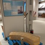 12.05.2021. Ostrowiec Św. Tworzenie drugiej sali wystawowej w Izbie Pamięci Cukrownictwa / Emilia Sitarska / Radio Kielce