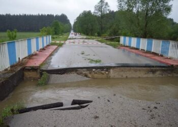 Most w Podborku / Powiatowy Zarząd Dróg w Staszowie/archiwum