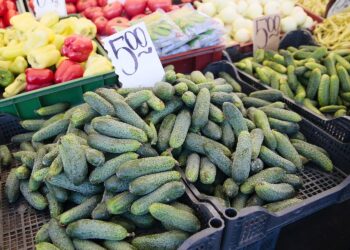 14.07.2020. Kielce. Owoce i warzywa na bazarach / Wiktor Taszłow / Radio Kielce