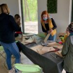 11.05.2021 Sandomierz. Park Robotów: warsztaty wykonywania budek lęgowych dla jerzyków / Michał Mendak / rzecznik burmistrza Sandomierza