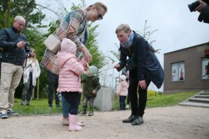 18.05.2021. Kielce. Park Kielczan. Na zdjęciu (z prawej): Agata Wojda - wiceprezydent Kielc / Wiktor Taszłow / Radio Kielce