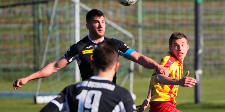 28.04.2021 Kielce. III liga. Mecz Korona II Kielce - KSZO Ostrowiec / Wiktor Taszłow / Radio Kielce