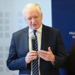 10.05.2021. Jędrzejów. Konferencja dotycząca Społecznej Inicjatywy Mieszkaniowej. Na zdjęciu: Jarosław Gowin - wicepremier, minister rozwoju, pracy i technologii / Wiktor Taszłow / Radio Kielce