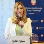 10.05.2021. Jędrzejów. Konferencja dotycząca Społecznej Inicjatywy Mieszkaniowej. Na zdjęciu: Anna Kornecka, wiceminister rozwoju, pracy i technologii / Wiktor Taszłow / Radio Kielce