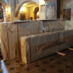 10.05.2021. Kielce. Elementy organów przywiezione do bazyliki katedralnej w Kielcach / Wiktor Taszłow / Radio Kielce