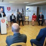 10.05.2021. Jędrzejów. Konferencja dotycząca Społecznej Inicjatywy Mieszkaniowej. Na zdjęciu (przemawia): Michał Sroka, zastępca prezesa Krajowego Zasobu Nieruchomości / Wiktor Taszłow / Radio Kielce