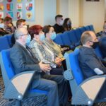 11.05.2021. Kielce. Podpisanie umów z organizacjami pozarządowym na realizację zadań publicznych z zakresu sportu, turystyki i kultury w 2021 roku w powiecie kieleckim / Wiktor Taszłow / Radio Kielce