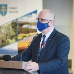 11.05.2021. Kielce. Podpisanie umów z organizacjami pozarządowym na realizację zadań publicznych z zakresu sportu, turystyki i kultury w 2021 roku w powiecie kieleckim. Na zdjęciu: Stefan Bąk - członek zarządu powiatu / Wiktor Taszłow / Radio Kielce