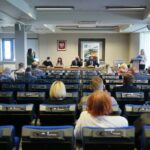 11.05.2021. Kielce. Podpisanie umów z organizacjami pozarządowym na realizację zadań publicznych z zakresu sportu, turystyki i kultury w 2021 roku w powiecie kieleckim / Wiktor Taszłow / Radio Kielce