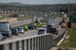 12.05.2021. Radkowice. Wypadek na S7 / Wiktor Taszłow / Radio Kielce