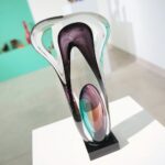 12.05.2021. Kielce. Wystawa ''Szkło z kolekcji BWA Sandomierz'' / Wiktor Taszłow / Radio Kielce