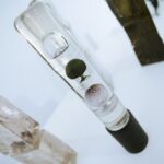 12.05.2021. Kielce. Wystawa ''Szkło z kolekcji BWA Sandomierz'' / Wiktor Taszłow / Radio Kielce