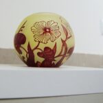 12.05.2021. Kielce. Wystawa ''Szkło z kolekcji BWA Sandomierz'' / Wiktor Taszłow / Radio Kielce