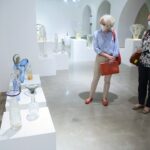 12.05.2021. Kielce. Wystawa ''Szkło z kolekcji BWA Sandomierz'' / Wiktor Taszłow / Radio Kielce