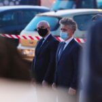 12.05.2021. Kielce. Obchody 86. rocznicy śmierci Marszałka Józefa Piłsudskiego. Na zdjęciu (od lewej): Rafał Nowak - wicewojewoda świętokrzyski i Krzysztof Słoń - senator PiS / Wiktor Taszłow / Radio Kielce