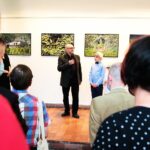 13.05.2021. Kielce. Wystawa Andrzeja Borysa „Ani jawa, ani sen”. Na zdjęciu: Andrzej Borys - fotograf / Wiktor Taszłow / Radio Kielce