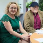 14.05.2021. Kielce. Obrady jurorów konkursu „Tak widzę świat, tak go czuję – rok później”. Na zdjęciu (od lewej): prof. Małgorzata Krzysztofik - Instytut Literaturoznawstwa i Językoznawstwa Uniwersytetu Jana Kochanowskiego w Kielcach, Stanisław Nyczaj - prezes kieleckiego oddziału Związków Literatów Polskich / Wiktor Taszłow / Radio Kielce