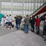 15.05.2021. Kielce. Punkt szczepień przed Świętokrzyskim Urzędem Wojewódzkim / Wiktor Taszłow / Radio Kielce