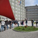 15.05.2021. Kielce. Punkt szczepień przed Świętokrzyskim Urzędem Wojewódzkim / Wiktor Taszłow / Radio Kielce