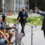 15.05.2021. Kielce. Punkt szczepień przed Świętokrzyskim Urzędem Wojewódzkim / Wiktor Taszłow / Radio Kielce