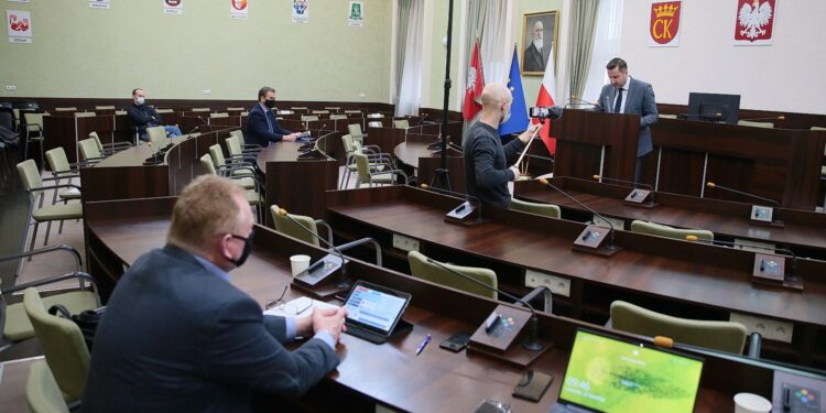 22.04.2021. Kielce. Sesja Rady Miasta Kielce / Wiktor Taszłow / Radio Kielce