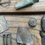 08.06.2021. Maleniec. Nowe eksponaty, które odkryli członkowie stowarzyszenia historycznego „Pasja” / Radosław Nowek