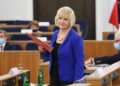 18.06.2021. Warszawa. Lidia Staroń - kandydatka PiS na stanowisko RPO, senator niezależna na sali obrad Senatu / PAP/Leszek Szymański