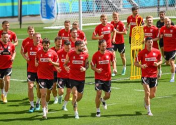 21.06.2021. Gdańsk. Zawodnicy reprezentacji Polski podczas treningu kadry / PAP/Jan Dzban