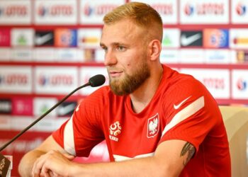 21.06.2021. Gdańsk. Na zdjęciu: Tymoteusz Puchacz - piłkarz reprezentacji Polski podczas konferencji prasowej / PAP/Jan Dzban