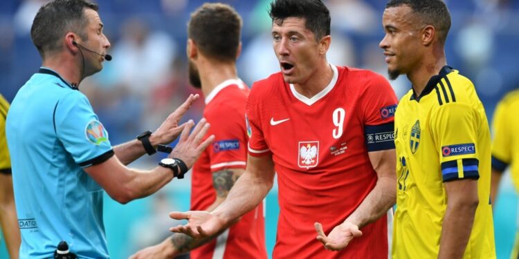 23.06.2021. Sankt Petersburg, Rosja. Piłkarskie mistrzostwa Europy - Euro 2020. Mecz Szwecja - Polska / Adam Warżawa / PAP