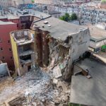 Chorzów, 27.06.2021. Strażacy odgruzowują miejsce katastrofy budowlanej / Andrzej Grygiel / PAP